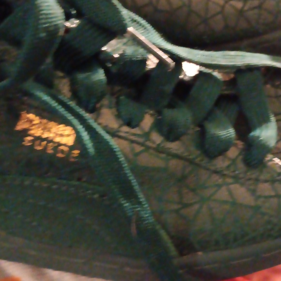 Nwot green and gold puma shoes women's size 7 - Picture 2 of 5